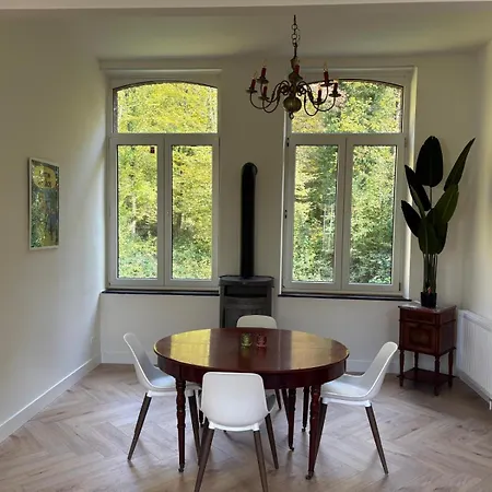 Froidvau アパート ディナン